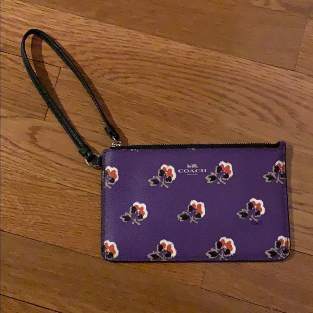 Coach Floral WristletCoach Floral Wristlet